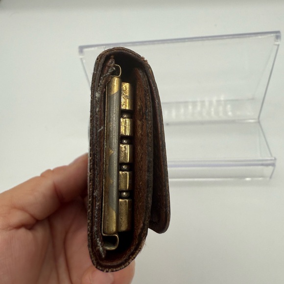 Louis Vuitton Classic Monogram Key Holder - Picture 2 of 7